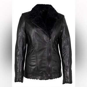 Elegant Black Leather Jacket with Shearling Collar